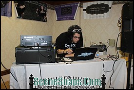 BLACK_MARKET_2014_0092_P_.JPG