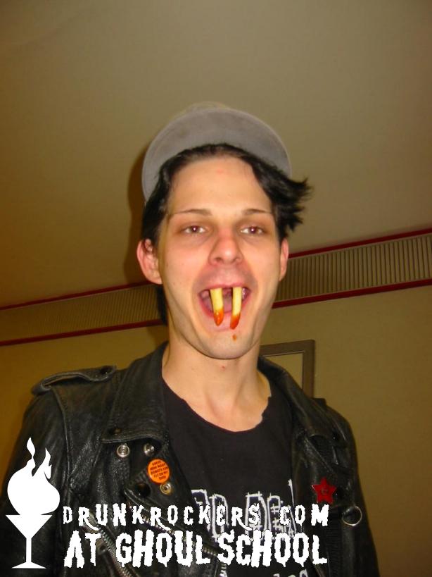 GHOUL_SCHOOL_SEPT_8_04_289_P_.JPG